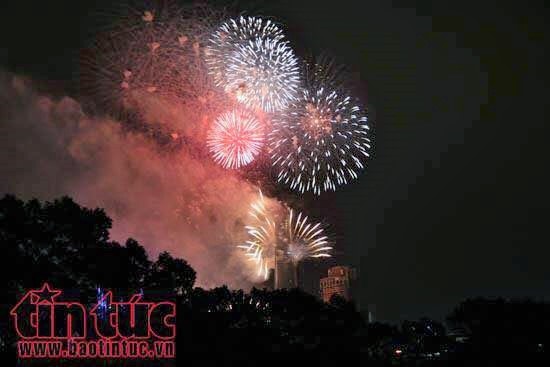 Có 4 điểm bắn pháo hoa đêm giao thừa Tết Dương lịch 2018 tại TP Hồ Chí Minh ảnh 1